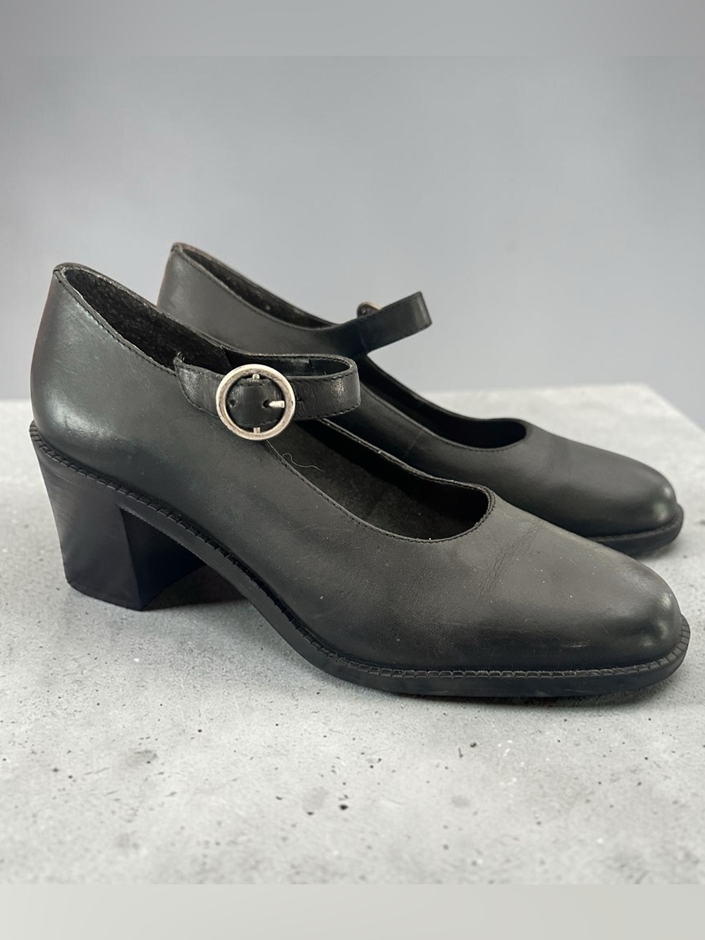 Vintage 90’s Croft & Barrow Classic Leather Black Mary Jane Heel Pumps
